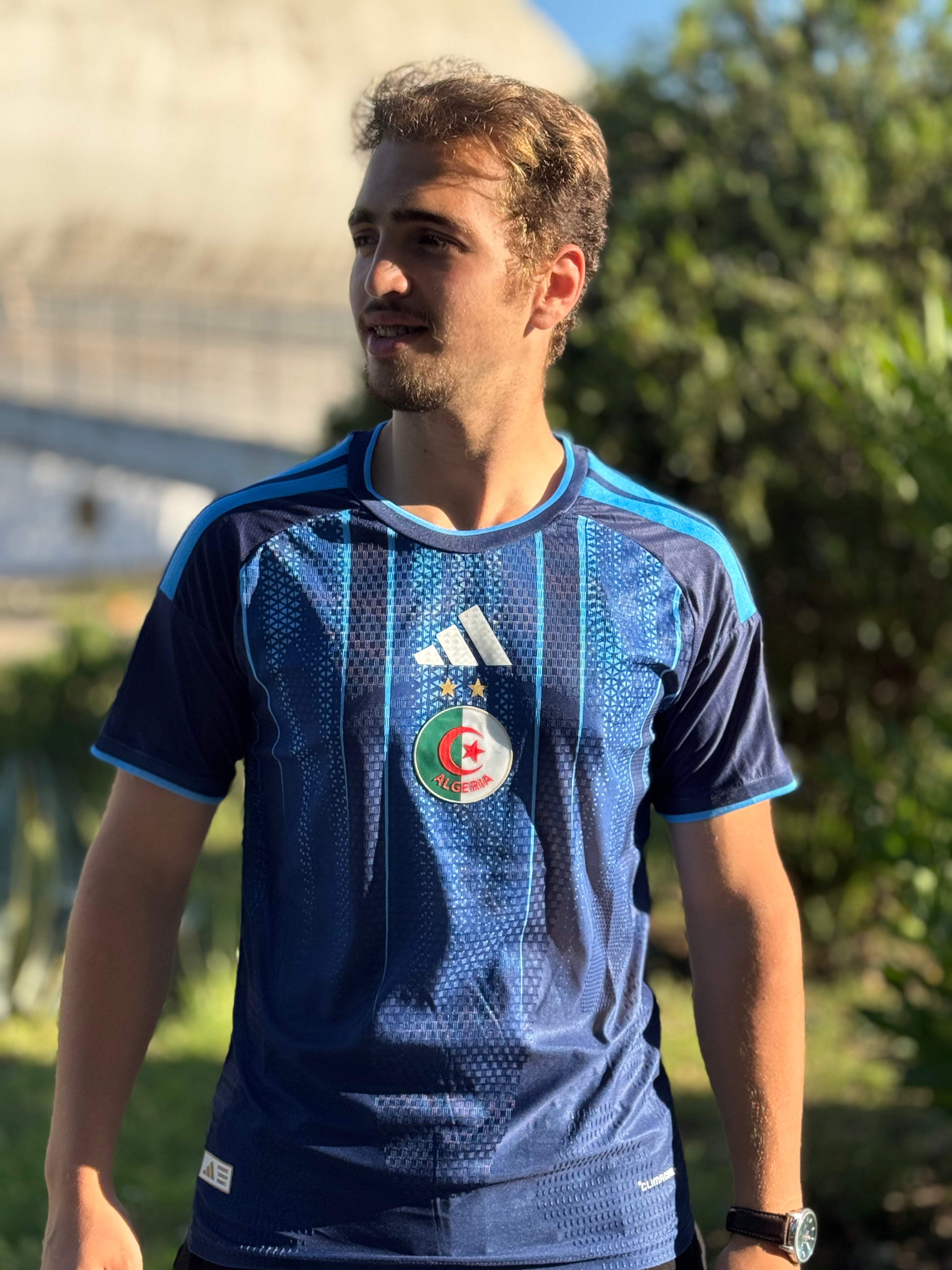 . قميص المنتخب الجزائري 2026 الأزرق