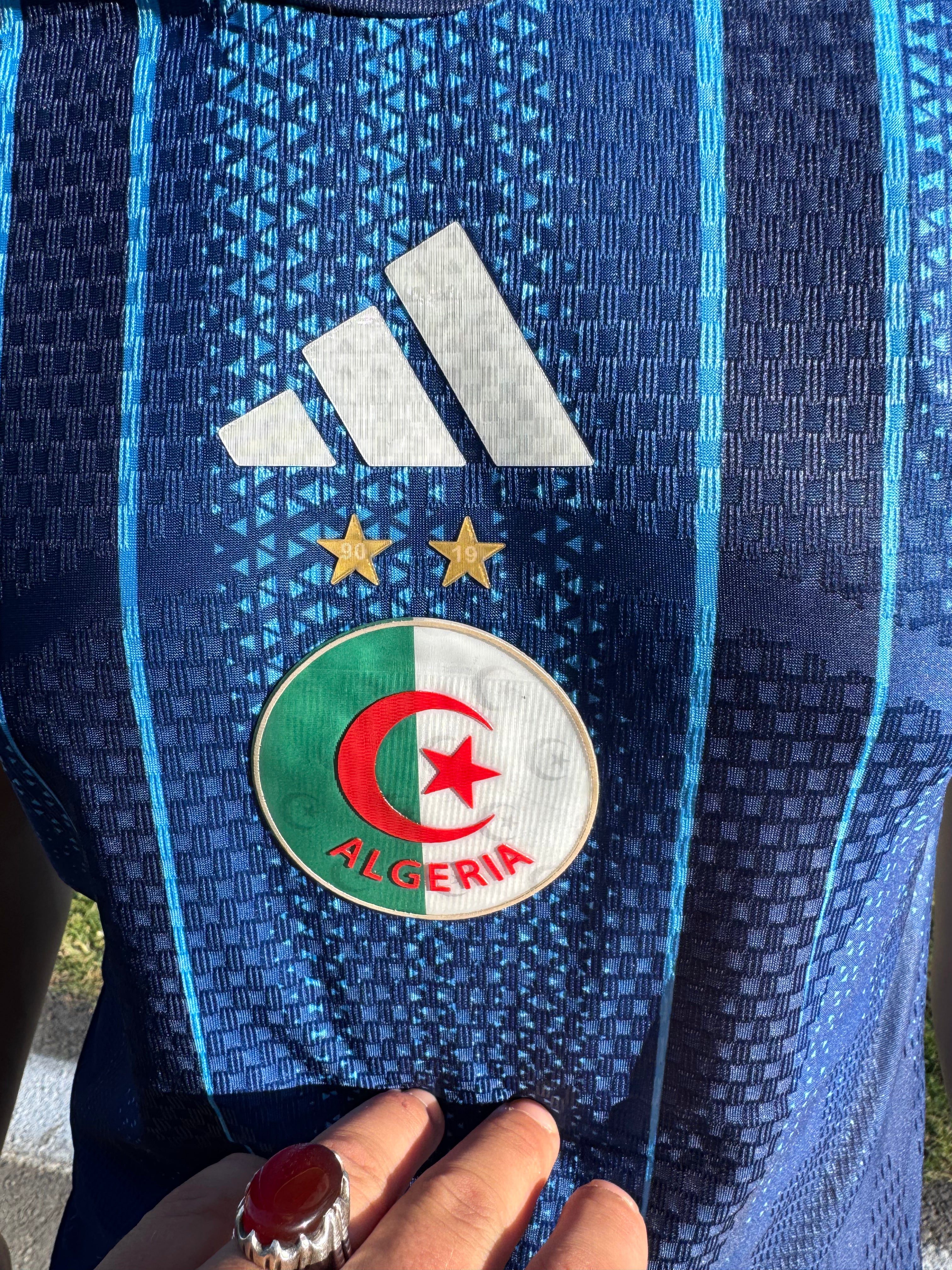 قميص المنتخب الجزائري 2026 الأزرق