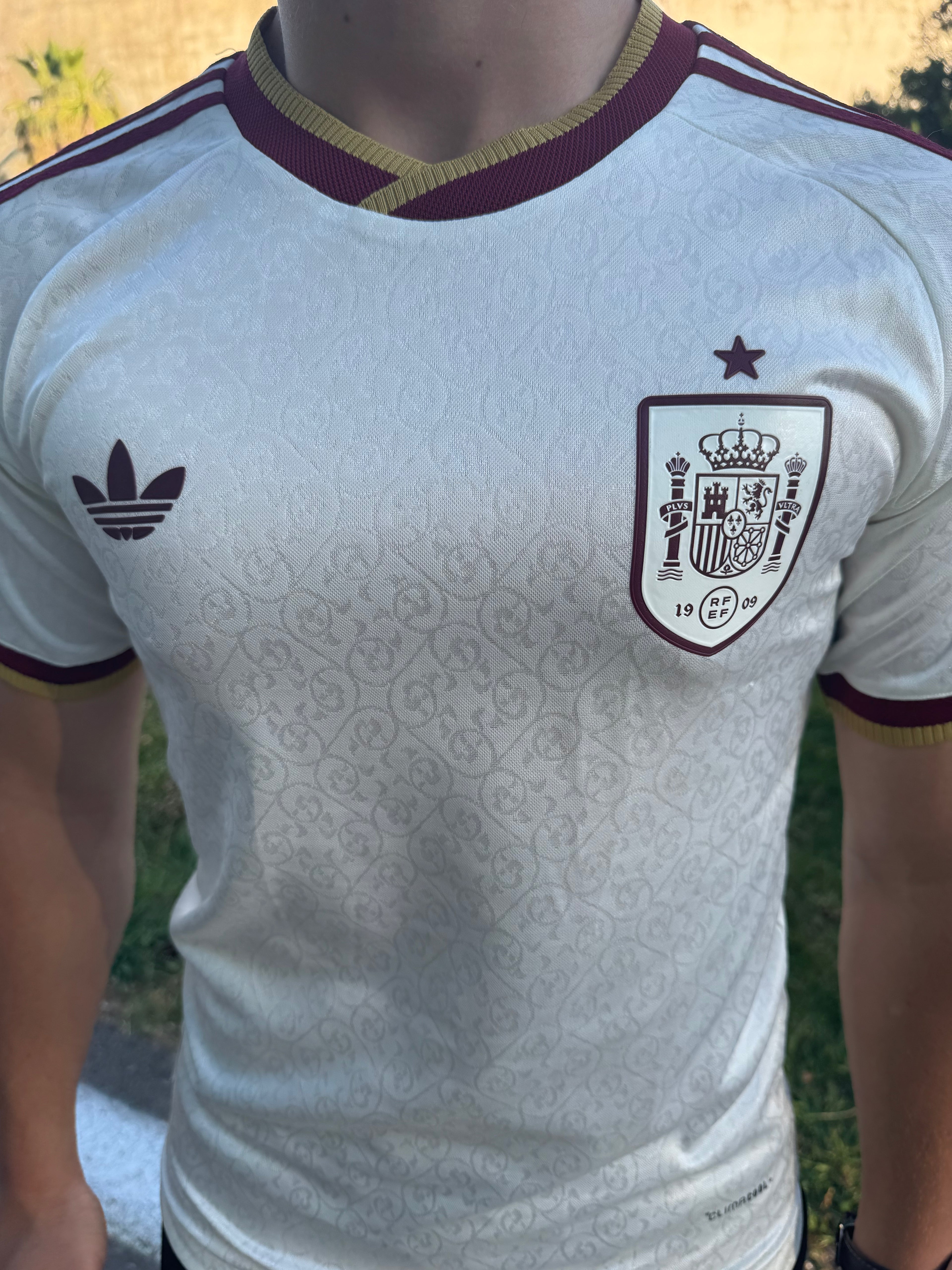 قميص المنتخب الإسباني الأبيض  2026