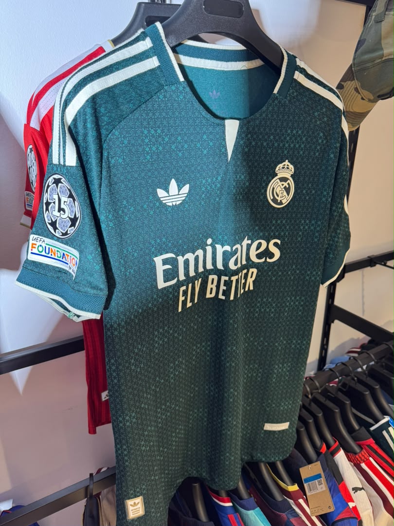 قميص ريال مدريد الأخضر الداكن 2027