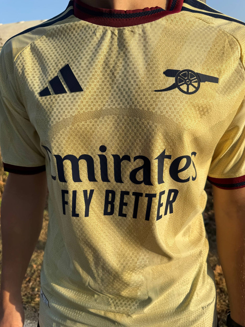 قميص أرسنال الأبيض 2027