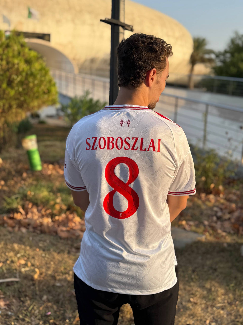 قميص ليفربول الأبيض 2027