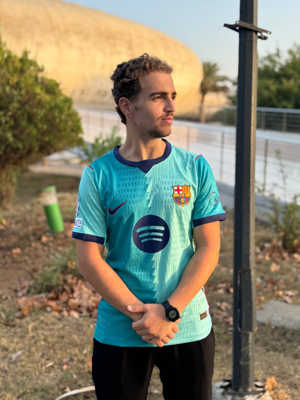 قميص برشلونة الأخضر 2027