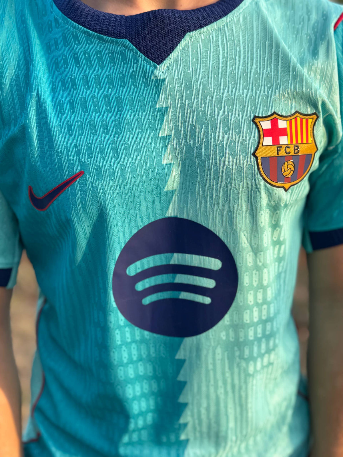 قميص برشلونة الأخضر 2027