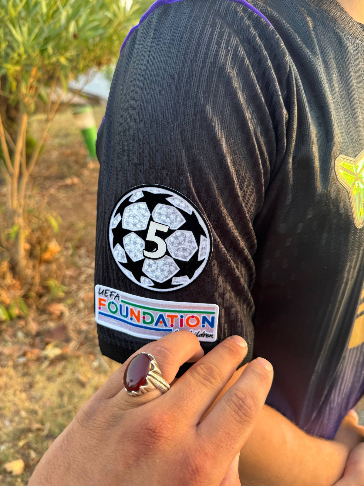 قميص برشلونة البنفسجي 2027