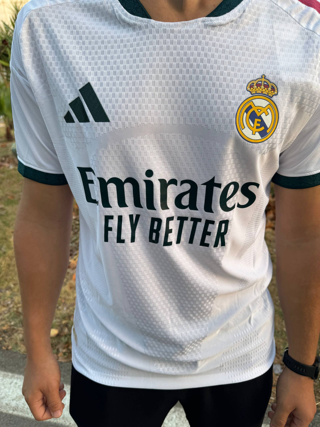 2027 قميص ريال مدريد الأبيض