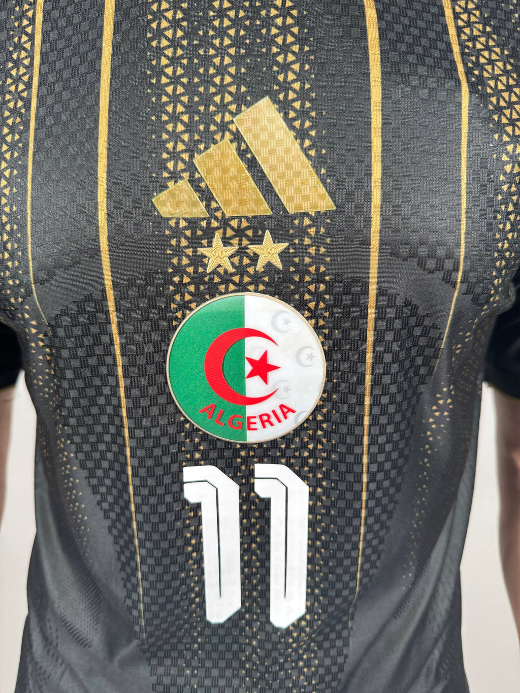 . قميص المنتخب الجزائري 2026 الأسود