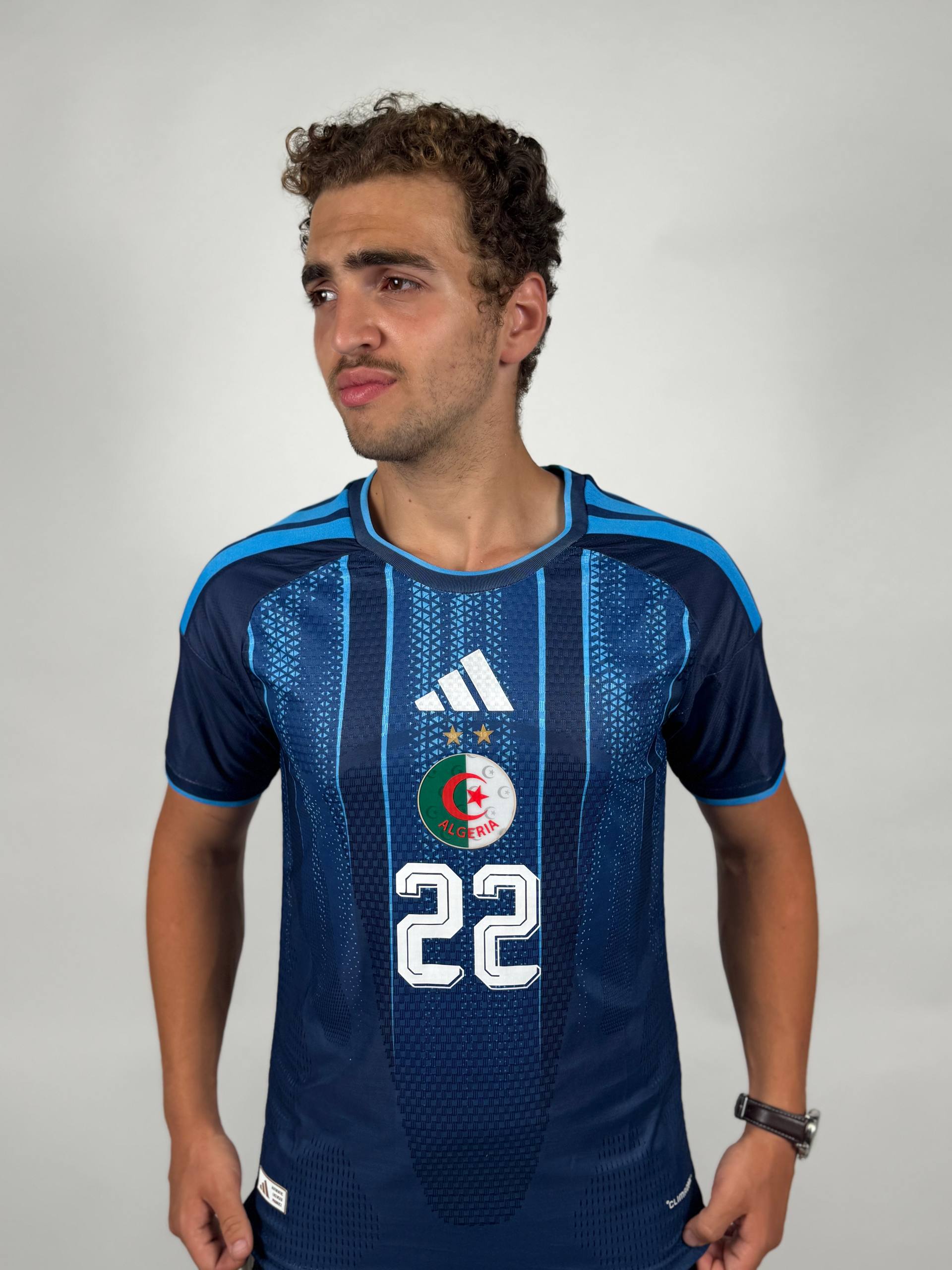 . قميص المنتخب الجزائري 2026 الأزرق