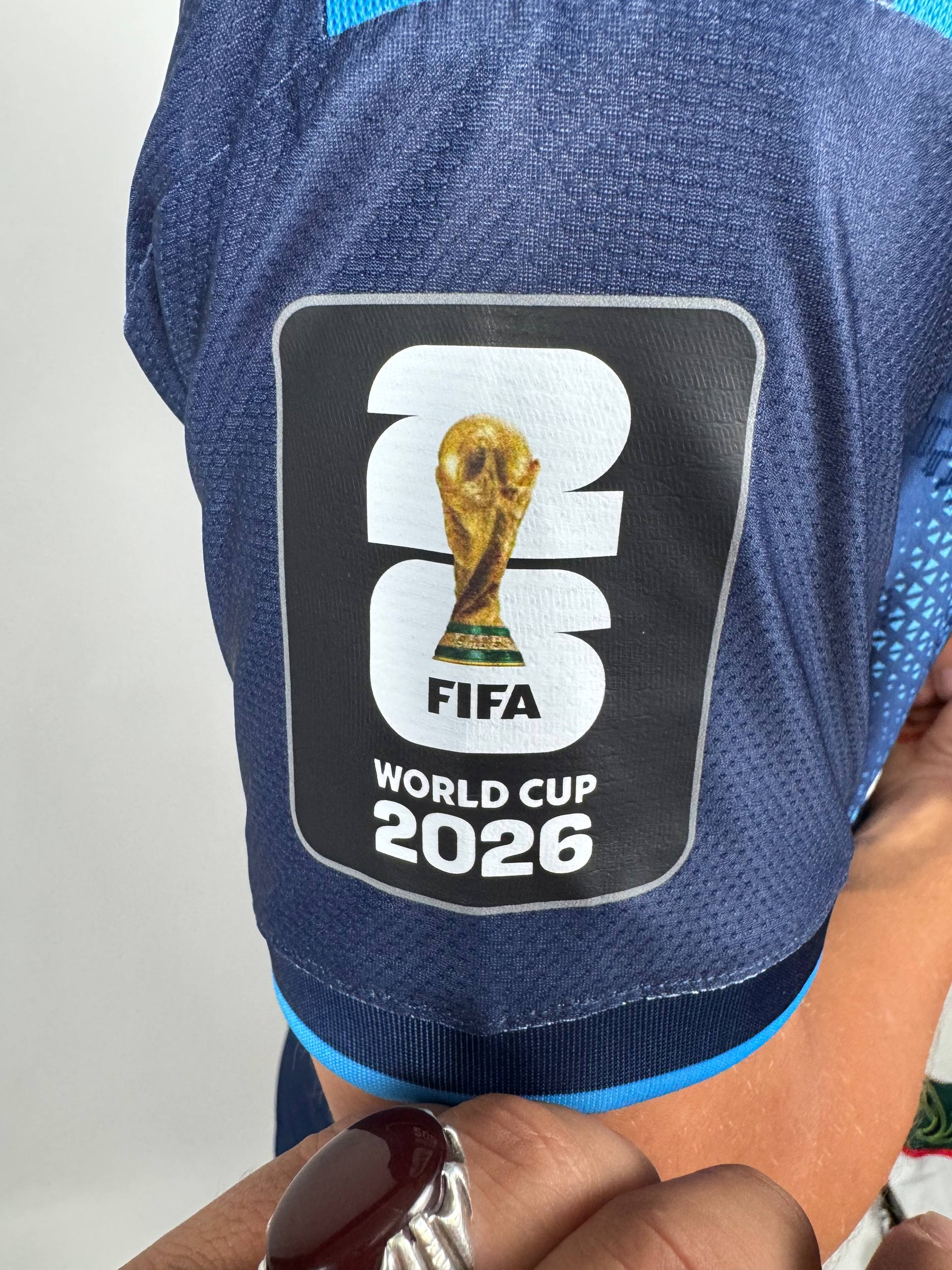 . قميص المنتخب الجزائري 2026 الأزرق