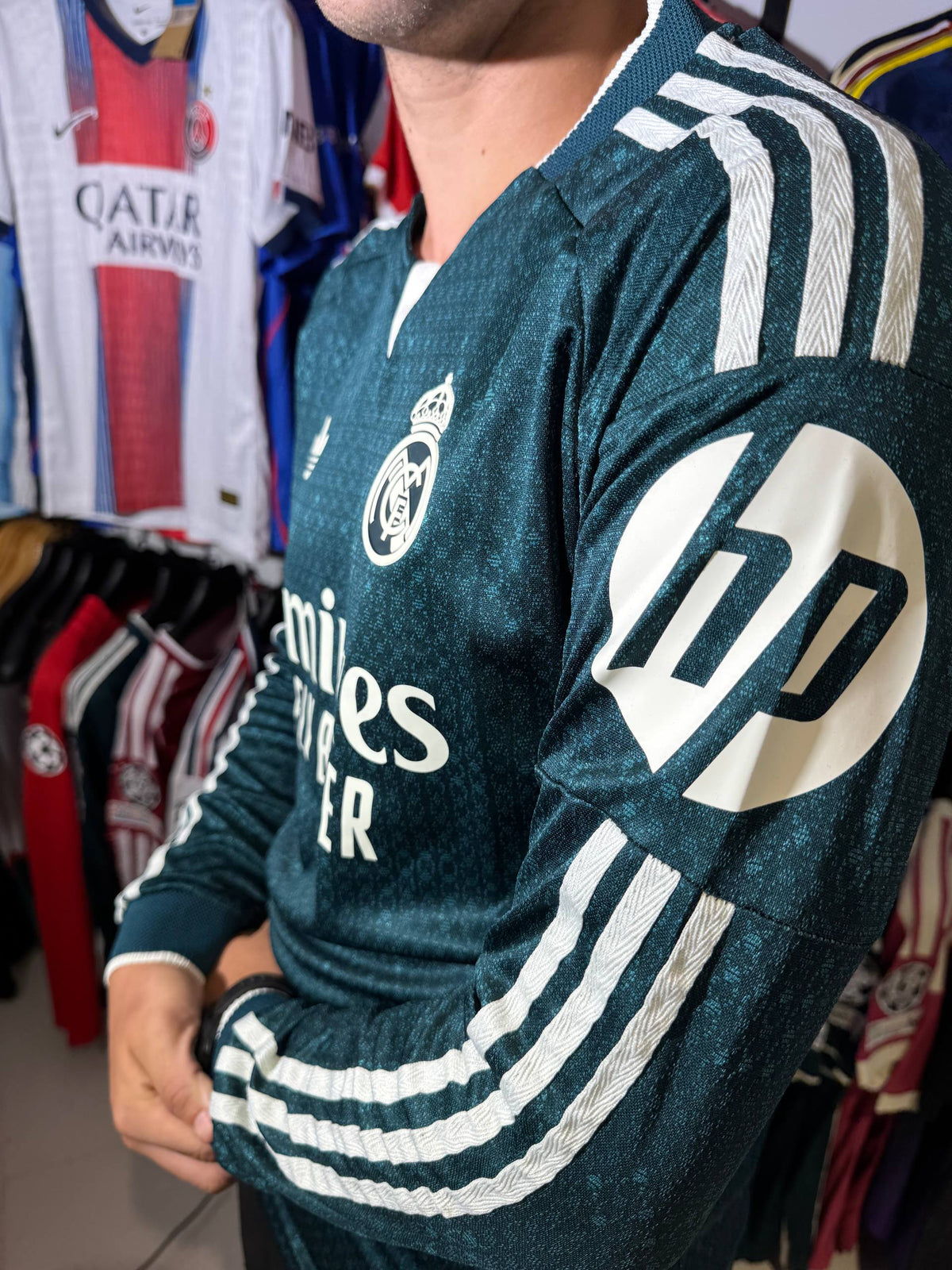 قميص ريال مدريد الأخضر 2027 manche longue