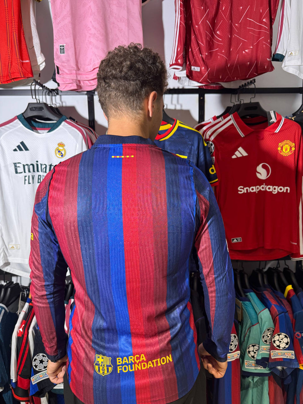 قميص برشلونة  الأزرق والأحمر2027 Manche longue