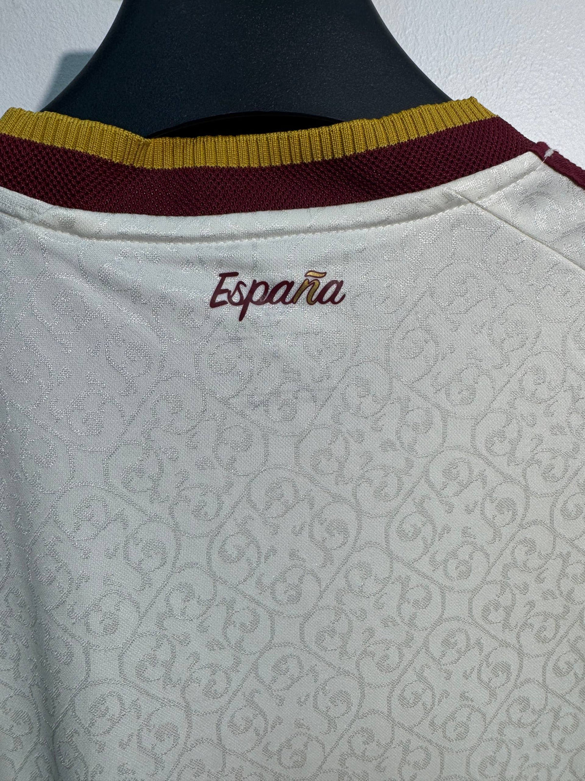 قميص المنتخب الإسباني الأبيض  2026