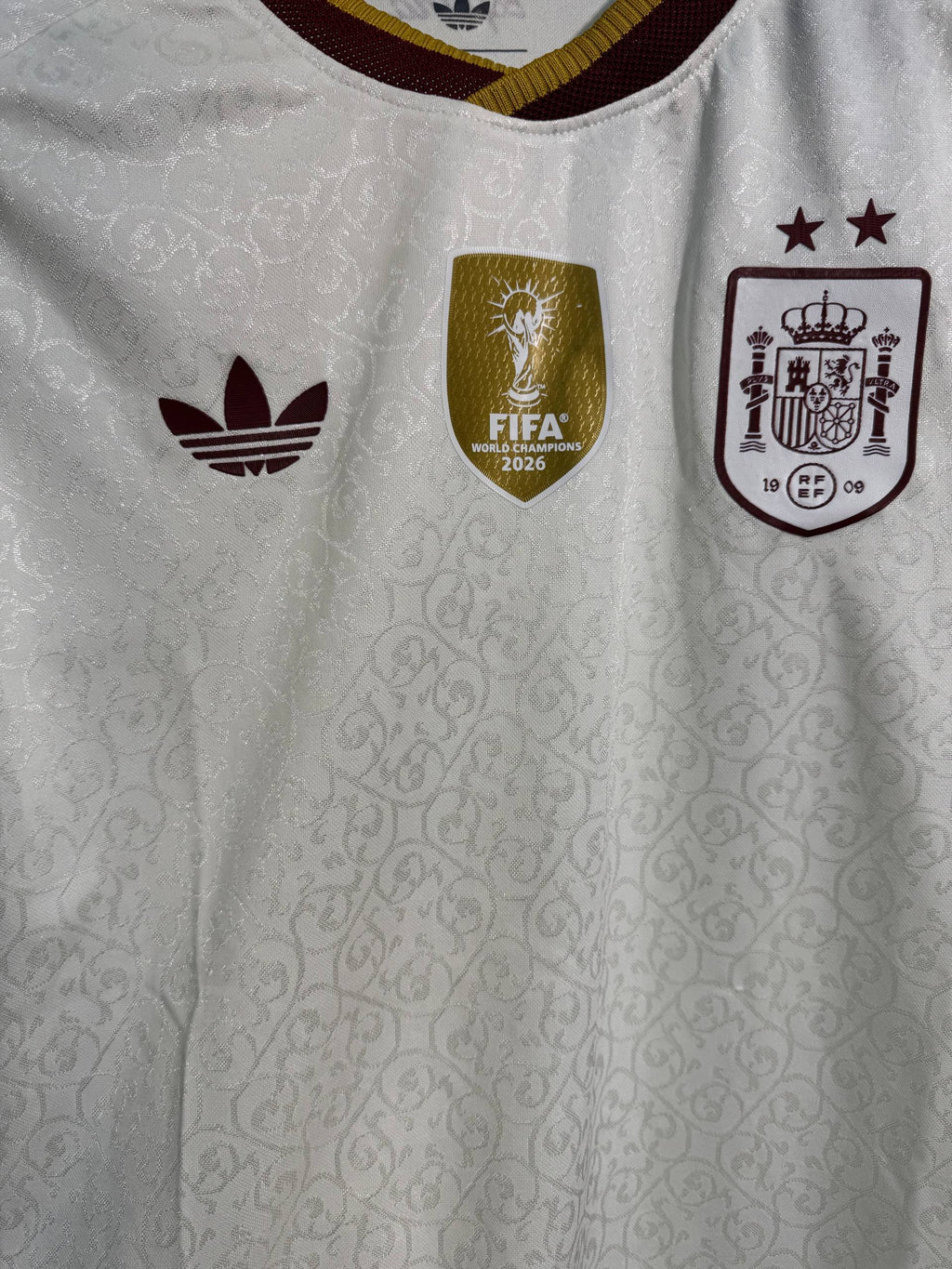 قميص المنتخب الإسباني الأبيض  2026