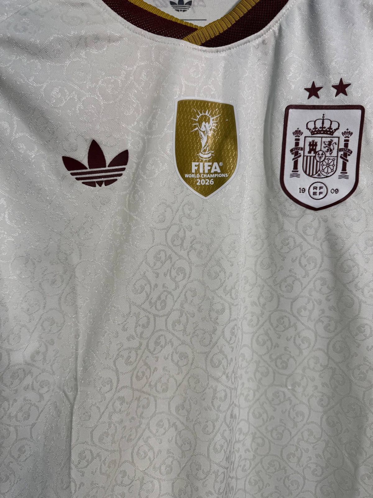 قميص المنتخب الإسباني الأبيض  2026