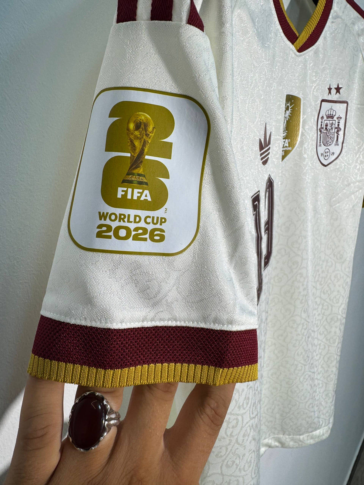 قميص المنتخب الإسباني الأبيض  2026