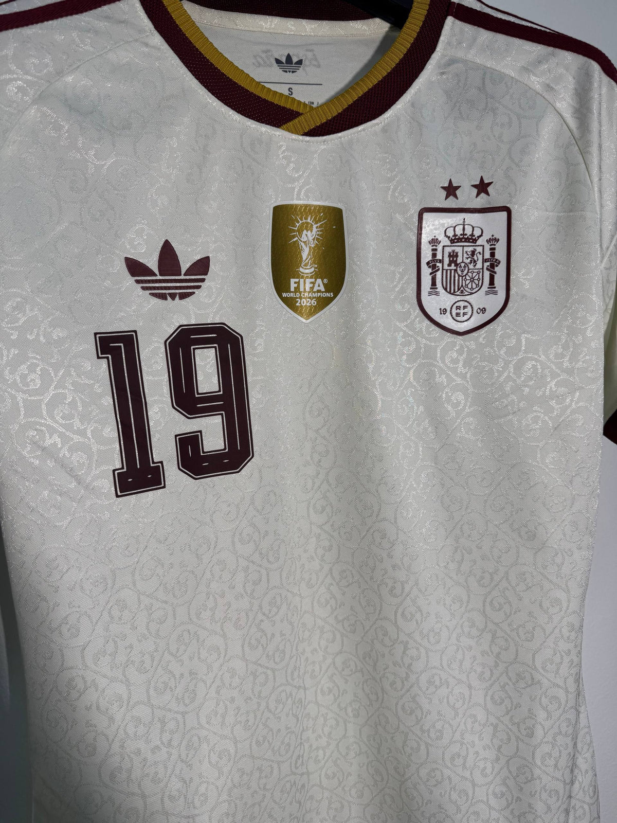 قميص المنتخب الإسباني الأبيض  2026