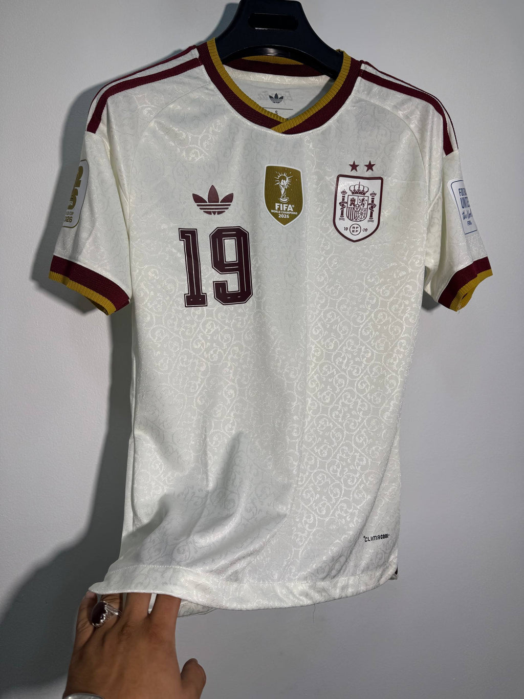 قميص المنتخب الإسباني الأبيض  2026